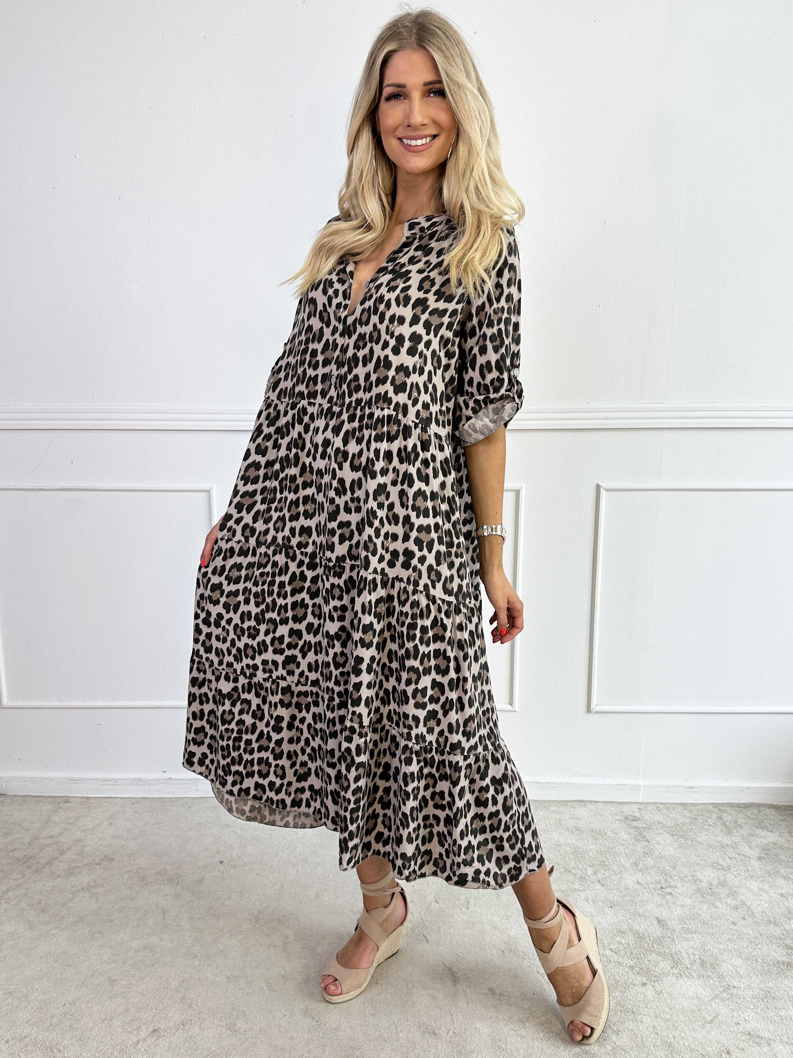 Dotti Leo - Viskosklänning med leopardmönster och lager-på-lager-look